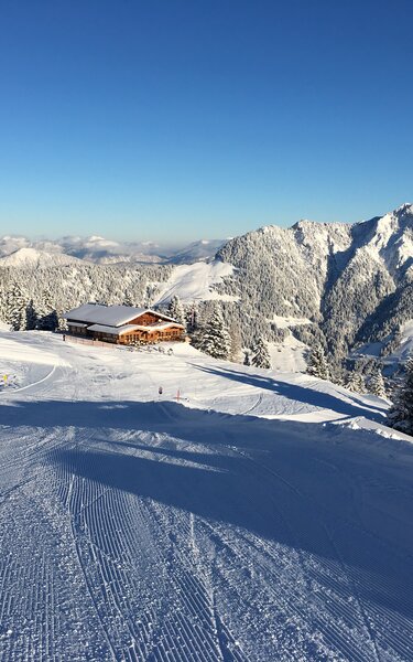 Urige Skihütte Kafner Ast und Piste im Alpbachtal - Ski Juwel Alpbachtal Wildschönau | © Alpbachtal Tourismus