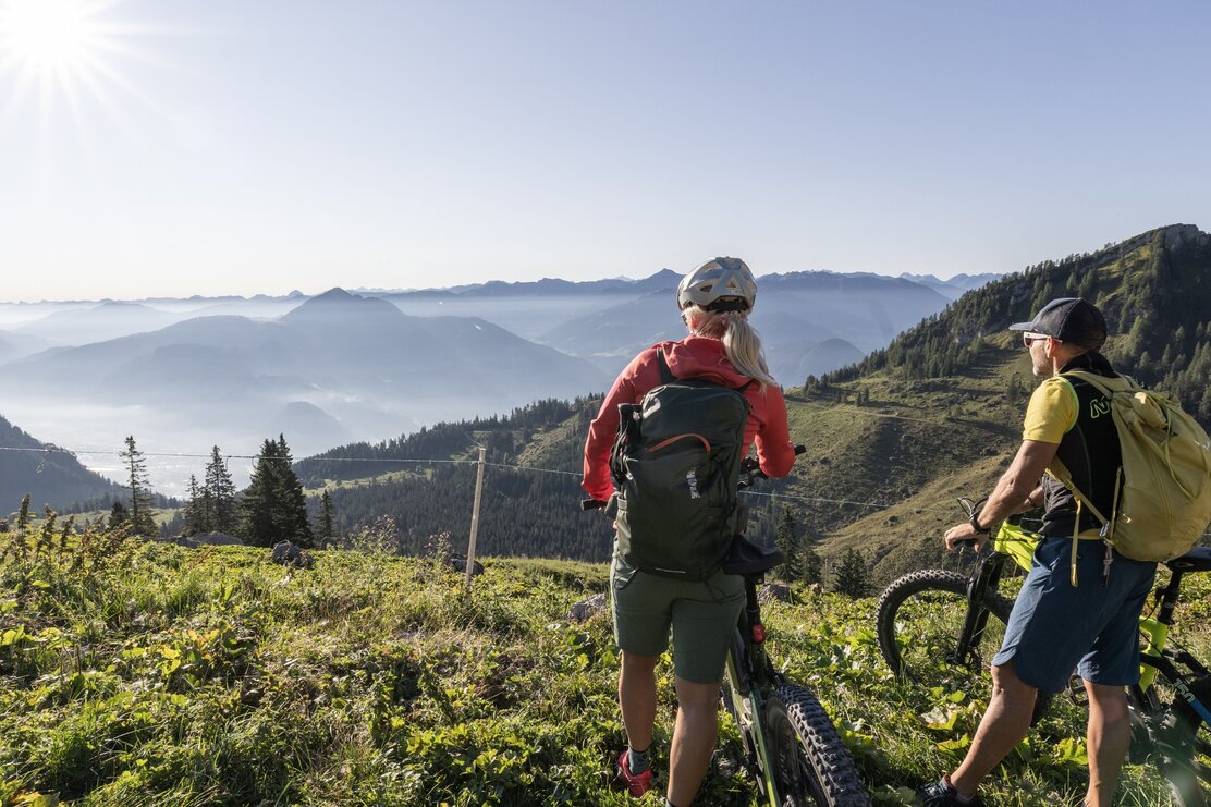 Biker Richtung Zireiner See | © Maximalgrafik