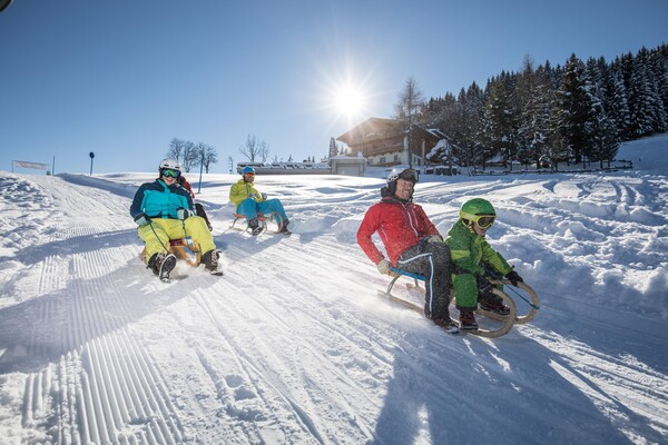 Rodeln am Schatzberg Winter Ski Juwel Alpbachtal W