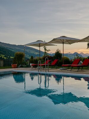 Alpbacherhof Pool Abendstimmung | © Alpbacherhof/Fotograf Michael Stephan